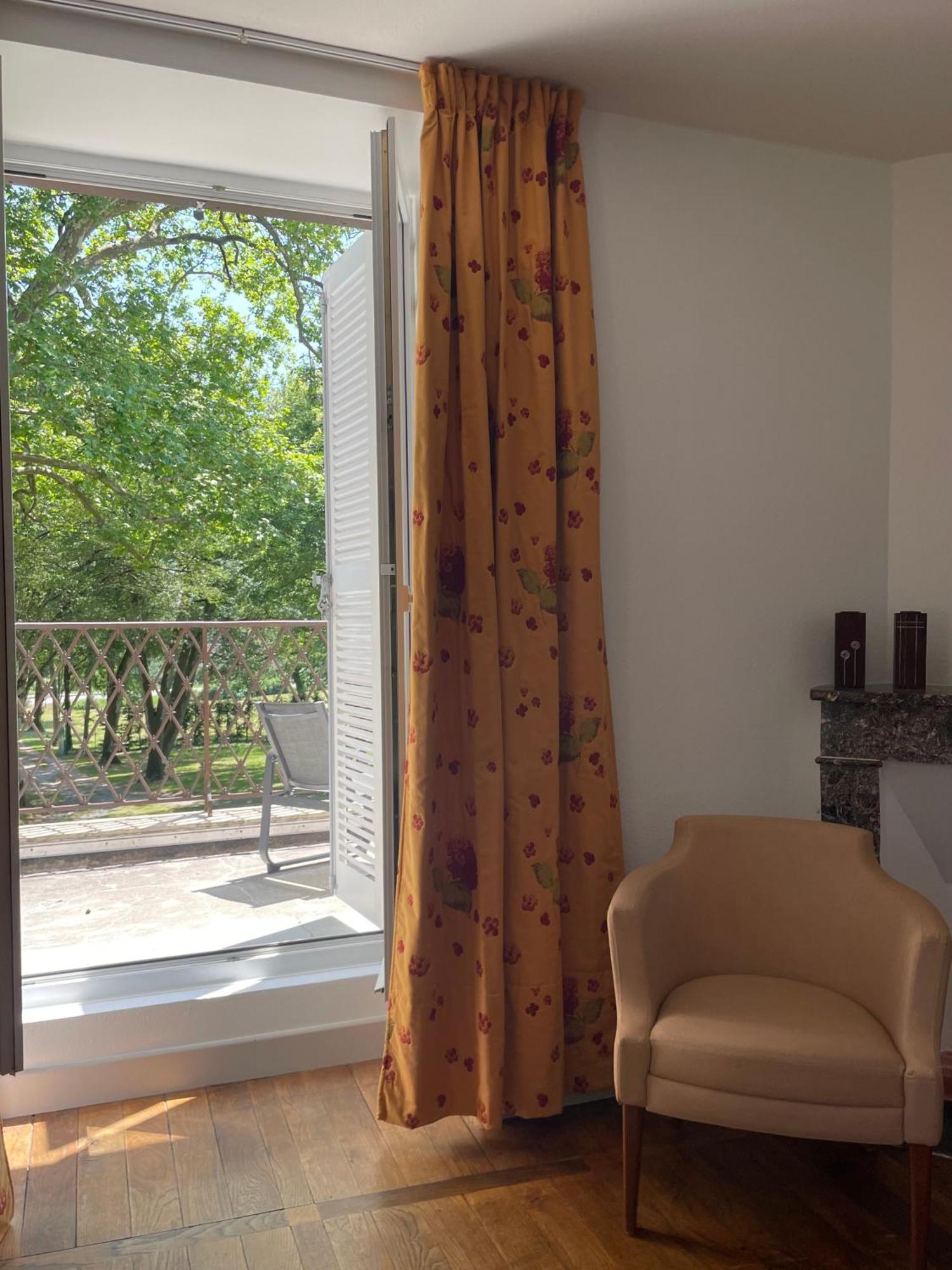 Hotel La Chatelleraie Saint-Étienne-de-Maurs Esterno foto