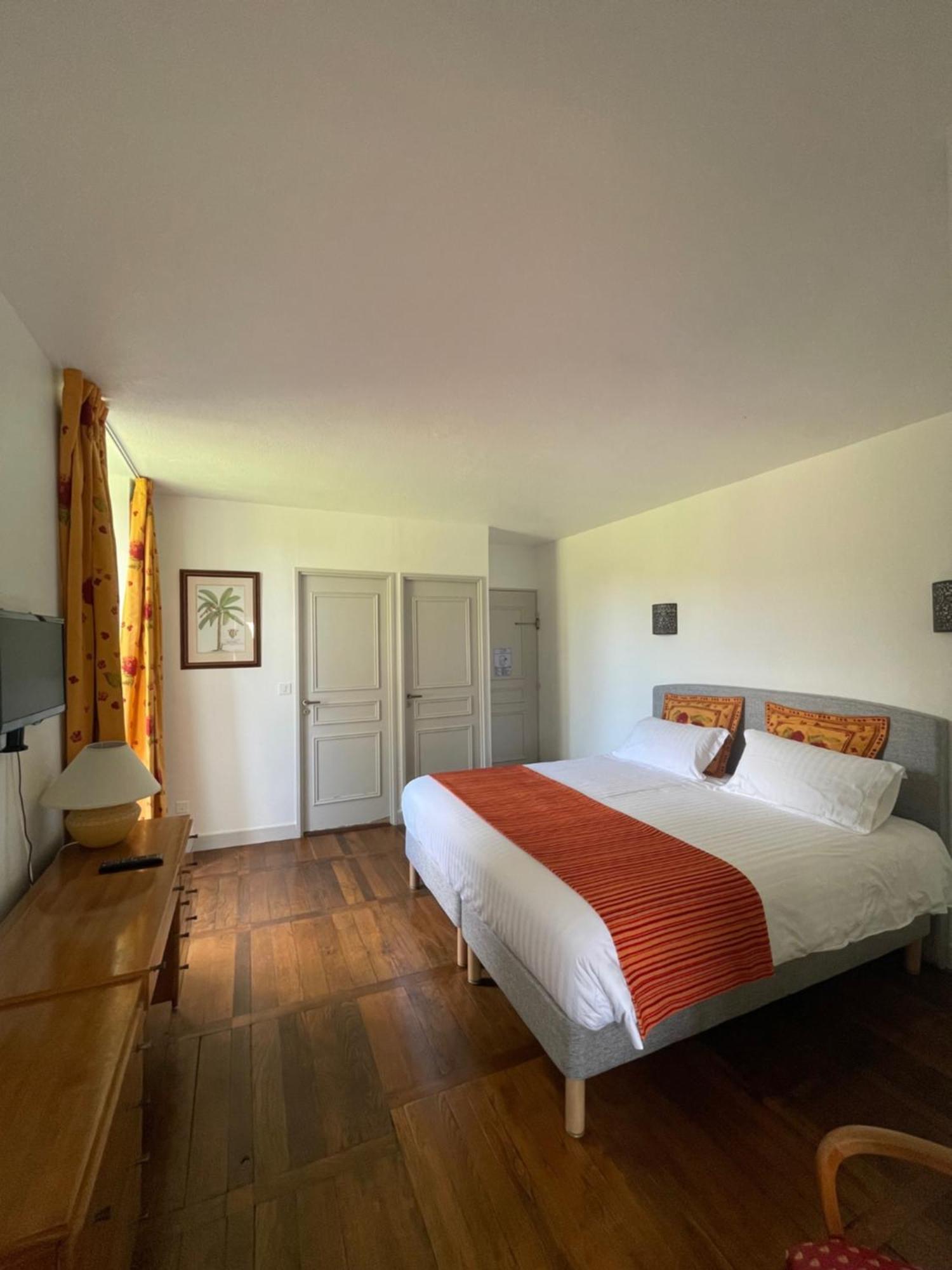 Hotel La Chatelleraie Saint-Étienne-de-Maurs Camera foto