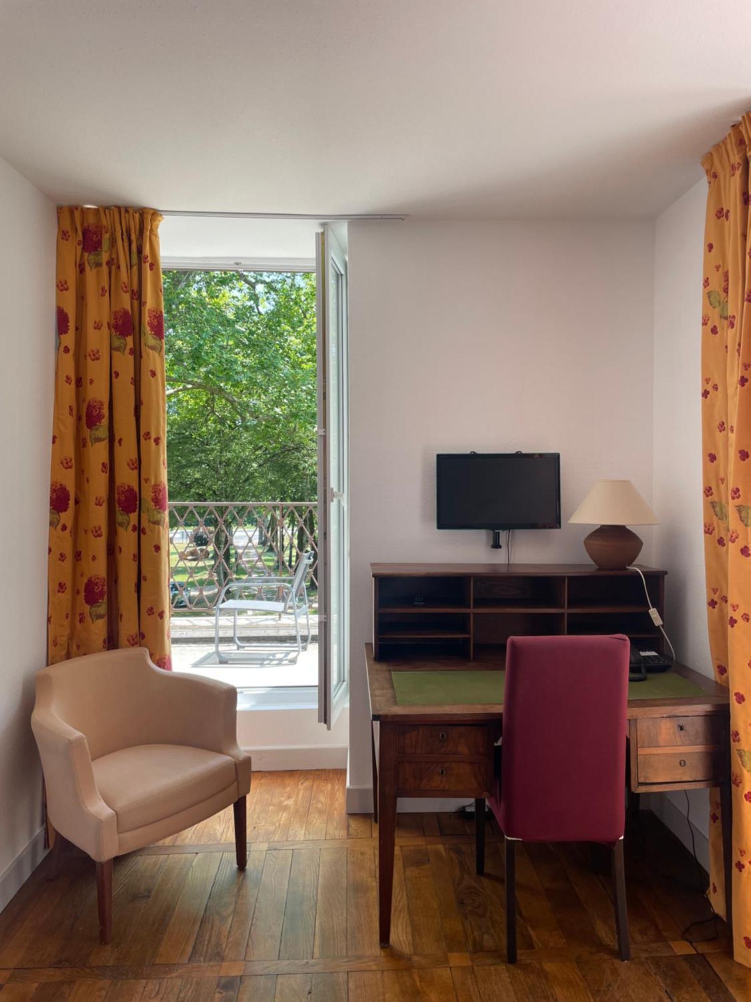 Hotel La Chatelleraie Saint-Étienne-de-Maurs Camera foto